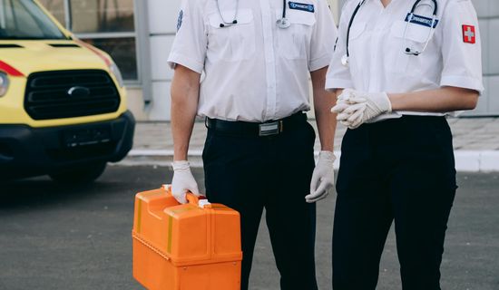 上饶救护车转运病人车速和普通车一样快吗?